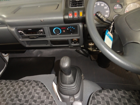 ขายรถ 6 ล้อ ISUZU NKR 130HP พร้อมกระบะไม้ใหม่