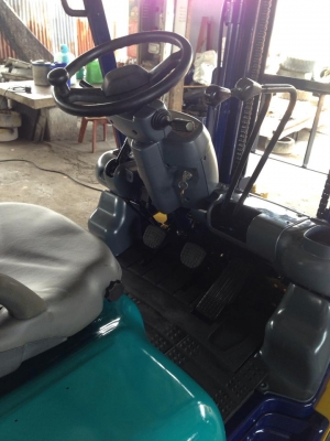 ขาย ฟอล์คลิฟต์ 2.5 ตัน  KOMATSU FD25T-12  รถมือ 2 นำเข้าจากญี่ปุ่น