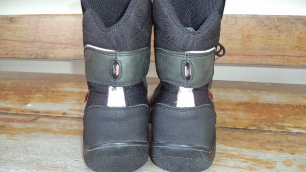 รองเท้า Hein-gericke. รองเท้า Hein-gericke.