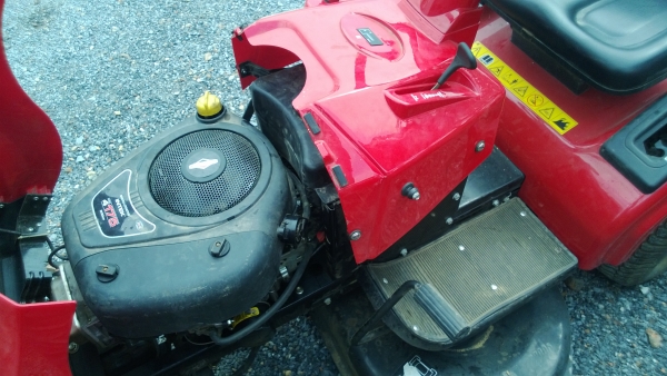 รถตัดหญ้านั่งขับ 500 cc มือ 1 ราคามือสอง รถตัดหญ้านั่งขับ 500 cc มือ 1 ราคามือสอง