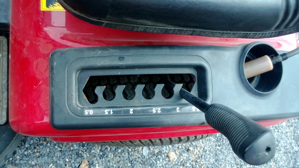 รถตัดหญ้านั่งขับ 500 cc มือ 1 ราคามือสอง รถตัดหญ้านั่งขับ 500 cc มือ 1 ราคามือสอง