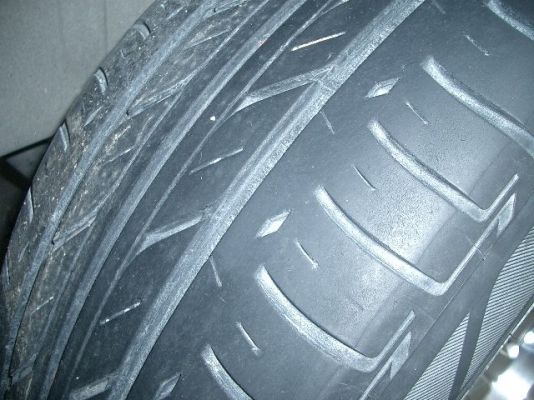 ขายล้อพร้อมยาง 17x8 6รู ยาง215-55-17 ปี11