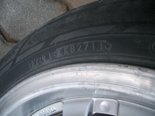 ขายล้อพร้อมยาง 17x8 6รู ยาง215-55-17 ปี11