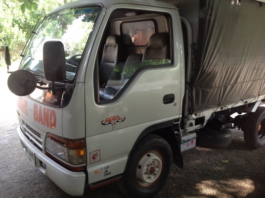 ขาย 4 ล้อ ไม่ติดเวลา NKR ปี 49 สวยๆ