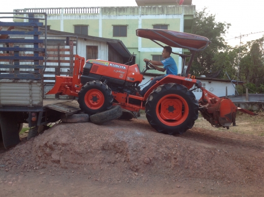 ปัญญาแทรคเตอร์มาแล้ว...จัดมาให้ครับ คูโบต้า L3408 พร้อมใบมีดตราช้าง เล่มทะเบียนพร้อม