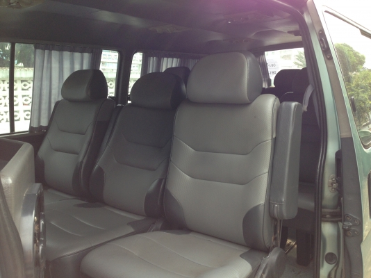 ขายรถตู้ คอมมิวเตอร์ สีเขียวหยก ขายรถตู้ คอมมิวเตอร์ สีเขียวหยก