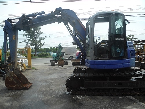รถขุด Komatsu PC75UU-3C