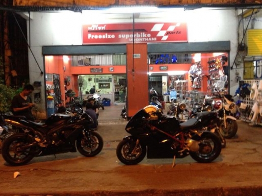 รับบิ้ว เก็บงานบิ๊กไบค์  และขายพร้อมอะไหล่แต่ง เชิญชมครับ