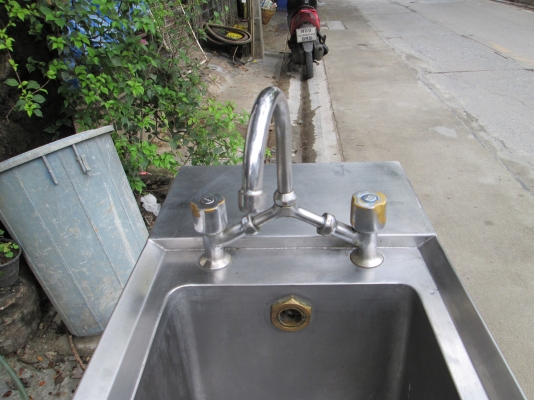 มารับเอง**ซิงค์หนาหนักมาก  ต่อน้ำใช้เลย  ได้อีกเป็น100ปี  แสตนเลสหนา