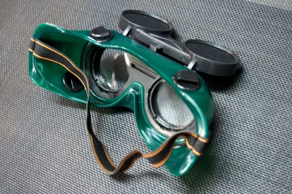 แว่นตาเชื่อม 2 ชั้น