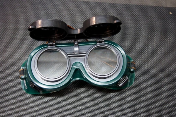 แว่นตาเชื่อม 2 ชั้น