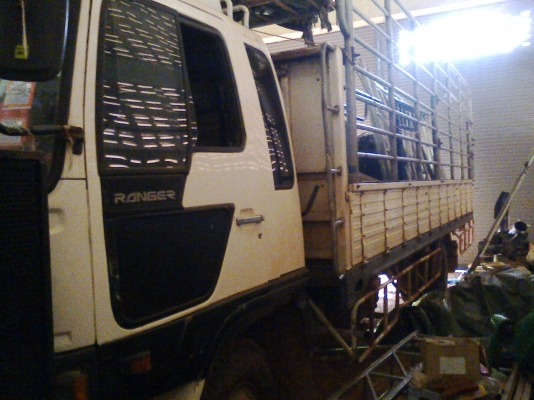 Hino สิงไฮเทค FD176 เครื่อง195 ยาง825 กะบะยาว 6 เมตร เบรคทิฟฟี่ กะจกไฟฟ้า มาลัยเพาเวอร แอร์เย็น Hino สิงไฮเทค FD176 เครื่อง195 ยาง825 กะบะยาว 6 เมตร เบรคทิฟฟี่ กะจกไฟฟ้า มาลัยเพาเวอร แอร์เย็น