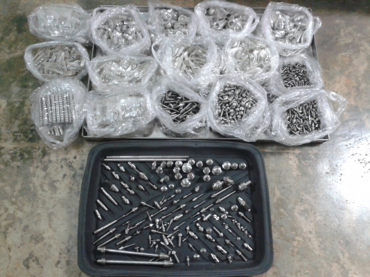 ขายเหมาน็อตกลึง3000กว่าตัว.หนัก70กว่าโล.