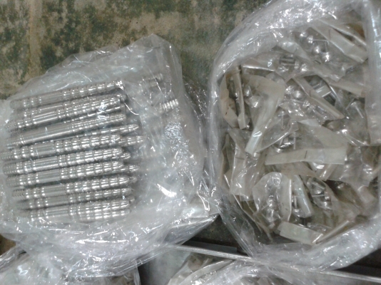 ขายเหมาน็อตกลึง3000กว่าตัว.หนัก70กว่าโล.