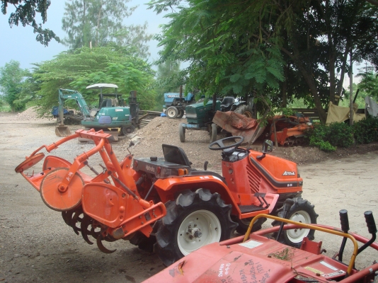 รถพรวนดิน