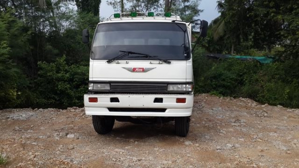 รถบรรทุก10ล้อราคาถูก เพียง1.35ล้าน!!!