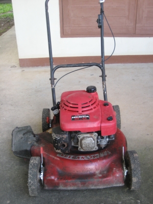 ขายรถตัดหญ้าสี่ล้อเดินตามฮอนด้า