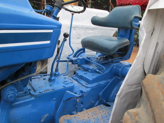 ขาย รถไถ   ford   77  T1   พร้อมใช้งาน