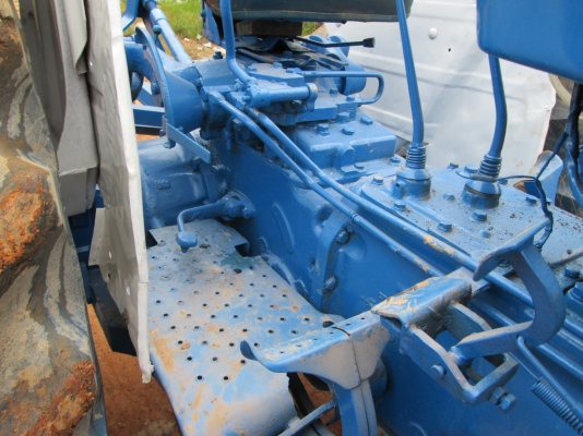 ขาย รถไถ   ford   77  T1   พร้อมใช้งาน