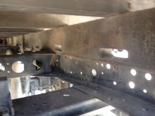 รถอีซูซุ 6 ล้อ รั่ว NPR 130 แรงม้า ปี 48 สนใจติดต่อ 081 - 6079515 รถอีซูซุ 6 ล้อ รั่ว NPR 130 แรงม้า ปี 48 สนใจติดต่อ 081 - 6079515