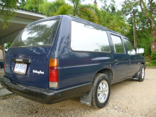 นิสสันแวน  รถครอบครัว เลขทะเบียนสวย