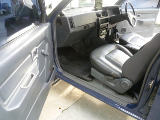 นิสสันแวน  รถครอบครัว เลขทะเบียนสวย