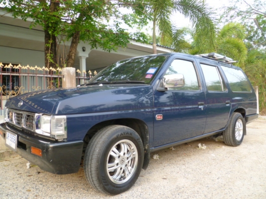 นิสสันแวน  รถครอบครัว เลขทะเบียนสวย