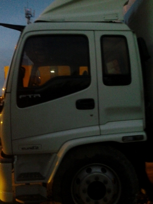 รถบรรทุก 6 ล้อ ปี05 220แรง