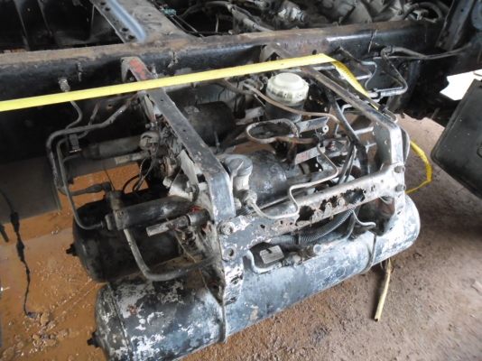 ขายหัวคัสซี ISUZU DEGA195 EURO 1 เครื่องดี คัสซีมีสนิมนิดหน่อยทะเบียนพร้อม สำหรับไปต่อดั้ม