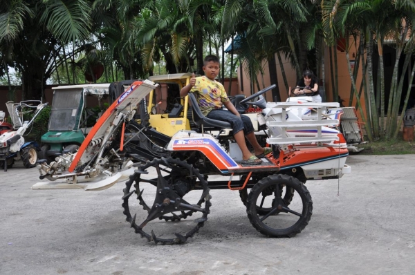 ขายรถดำนาราคาถูก KUBOTA S1-500 5แถวสภาพสวยเดิมจากญี่ปุ่นยังไม่เคยใช้ในไทย 85,000เท่านั้น!!