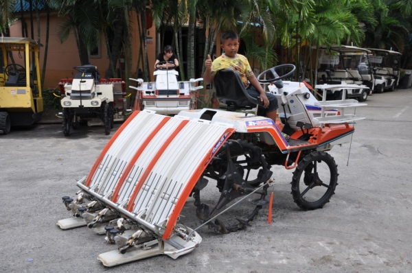 ขายรถดำนาราคาถูก KUBOTA S1-500 5แถวสภาพสวยเดิมจากญี่ปุ่นยังไม่เคยใช้ในไทย 85,000เท่านั้น!!