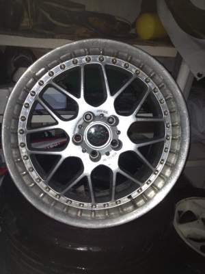 ขายล้อแท้2ชิ้น ญี่ปุ่น ขอบ18 5/114 สวยๆ 1ชุดครับ ขายล้อแท้2ชิ้น ญี่ปุ่น ขอบ18 5/114 สวยๆ 1ชุดครับ