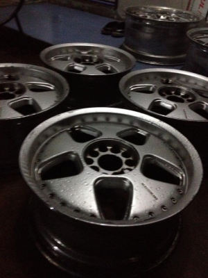 ขายล้อแท้เยอรมัน ขอบ17 5รู114  กว้าง7.5 ถูกๆครับ