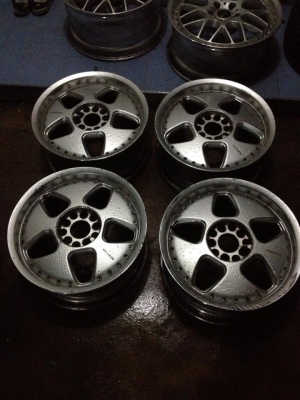 ขายล้อแท้เยอรมัน ขอบ17 5รู114  กว้าง7.5 ถูกๆครับ