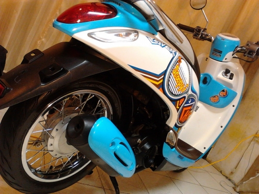 New Scoopy-i รุ่นใหม่ล่าสุด สวยๆครับ