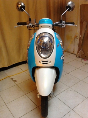 New Scoopy-i รุ่นใหม่ล่าสุด สวยๆครับ