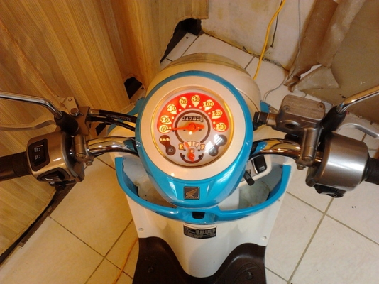 New Scoopy-i รุ่นใหม่ล่าสุด สวยๆครับ