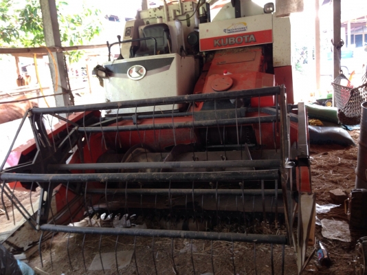 ขายรถเกี่ยวข้าว KUBOTA DC68G พร้อมเทนเลอร์ ขายรถเกี่ยวข้าว KUBOTA DC68G พร้อมเทนเลอร์