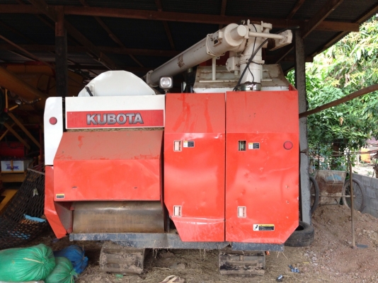 ขายรถเกี่ยวข้าว KUBOTA DC68G พร้อมเทนเลอร์ ขายรถเกี่ยวข้าว KUBOTA DC68G พร้อมเทนเลอร์