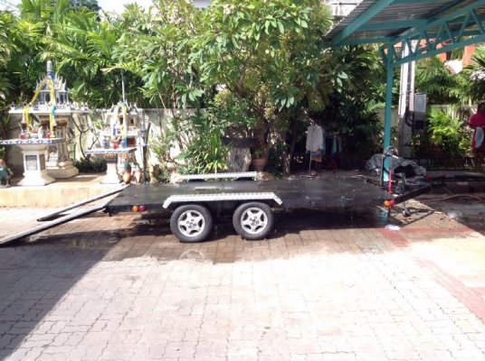 ขายเทรลเลอร์ 4 ล้อ มีระบบไฟเรียบร้อย สภาพดีครับ