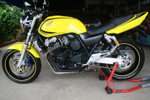 ขาย CB 400 เทค 1 สรรพสามิตแท้ ท่อ PERFORMANCE เสียงมัน สีเใหม่เจ็บจิ๊ด 94000