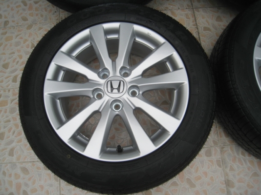 ขายล้อแม็ก Honda civic fb ป้ายแดง 16"x6.5" et45 5รู114.3 +ยางปี 3313 ตุ่มหน้ายางและสีมีทุกเส้นครับ สนใจติดต่อเล็กคลองสาม (081-3747940)