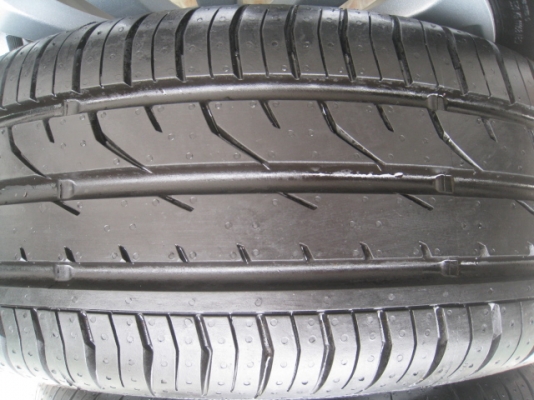 ขายล้อแม็ก Ford fiesta ป้ายแดง 15"x6" et45 4รู100 +ยางปี 13 มีตุ่มที่หน้ายางทุกเส้นครับ  สนใจติดต่อเล็กคลองสามครับ (081-3747940)