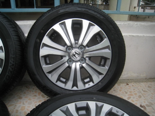 ขายล้อแม็ก honda freed ป้ายแดง 15"x5.5" et50 4 รู 100 + ยางปี 12 สนใจติดต่อเล็กคลองสามครับ (081-3747940)