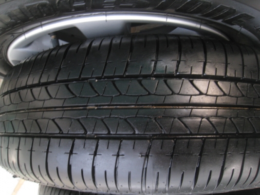 ขายล้อแม็ก Nissan almera 15"x5.5" et40 4รู100 +ยาง ปี4412  สนใจติดต่อเล็กคลองสาม (081-3747940)