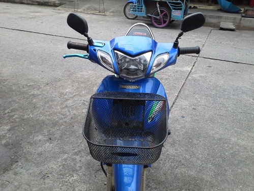 wave 125 s ปี 46 สตาร์ทมือ สีน้ำเงิน แต่งมาหล่อมากๆๆๆ เครื่องเดิมแน่น ชุดสีสวย เอกสารชุดโอนครบ wave 125 s ปี 46 สตาร์ทมือ สีน้ำเงิน แต่งมาหล่อมากๆๆๆ เครื่องเดิมแน่น ชุดสีสวย เอกสารชุดโอนครบ