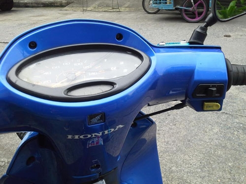 wave 125 s ปี 46 สตาร์ทมือ สีน้ำเงิน แต่งมาหล่อมากๆๆๆ เครื่องเดิมแน่น ชุดสีสวย เอกสารชุดโอนครบ wave 125 s ปี 46 สตาร์ทมือ สีน้ำเงิน แต่งมาหล่อมากๆๆๆ เครื่องเดิมแน่น ชุดสีสวย เอกสารชุดโอนครบ