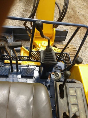 ขายแบคโฮ Komatsu pc 40-6  รถพร้อมใช้งาน