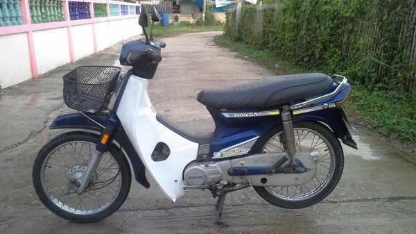 ดรีมคุรุสภา3คัน3สีทะเบียนโอนเดิมๆราคา9800/12500/12800บาท