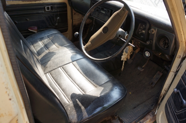 กระบะเหลือง ราคา 45,000 บาท เครื่องเดิมภาษีขาดปี 57 รถอยู่สมุทรสาครเครื่องดีสตาร์ติดง่าย